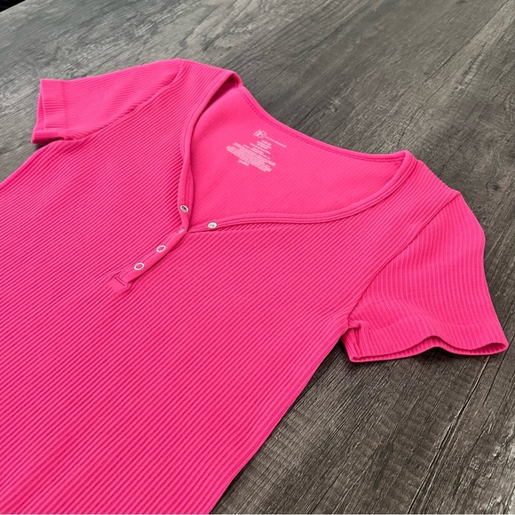 Pink Ribbed Button-Up Top - Picture 3 of 4